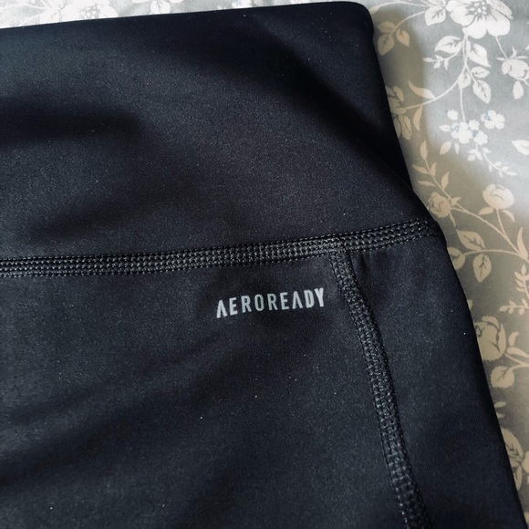 Adidas Ladies NWT Bike Shorts size 2xL Black with White Striping - Picture 4 of 8